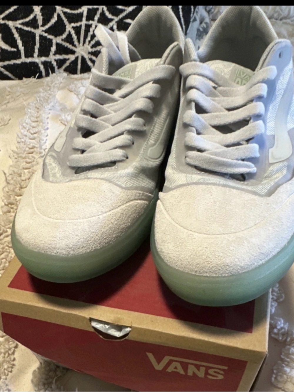 Vans AVE Pro Skate in Light Gray with Mint Green Soles